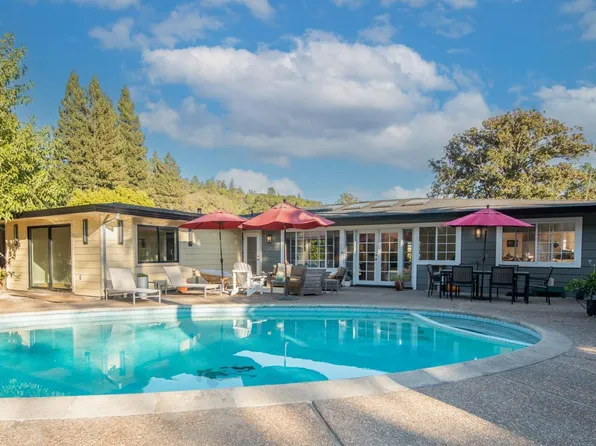 2433 Grahn Drive, Santa Rosa, CA 95404