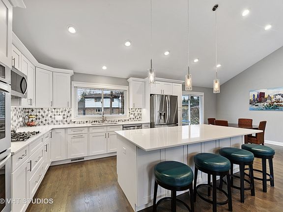 4th image of 2024 E Fremont Ct
