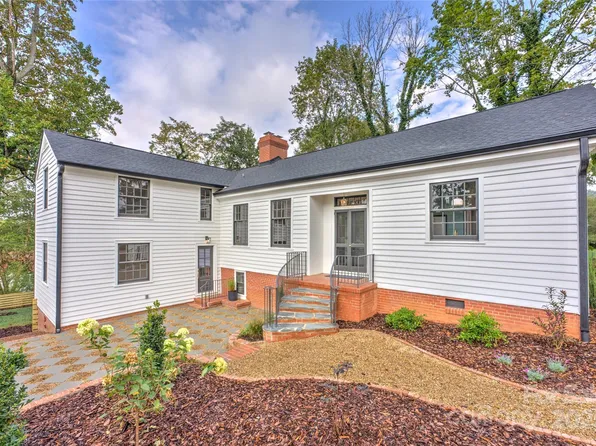 2 Baird Ln, Asheville, NC 28804