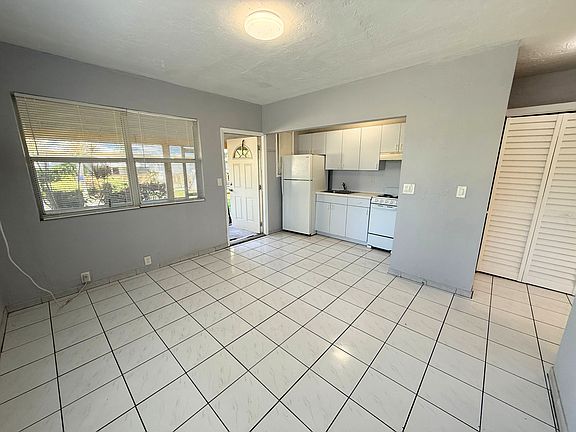 2nd image of 1816 Taft St #1