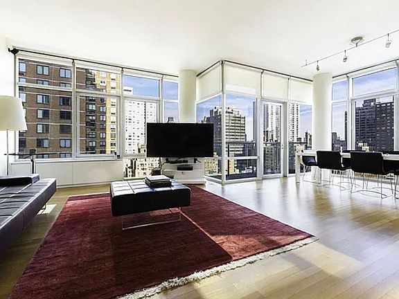 5th image of 310 E 53rd St APT 17A