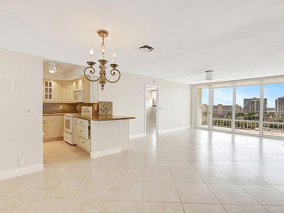 2nd image of 336 Golfview Rd Unit Penthouse 09
