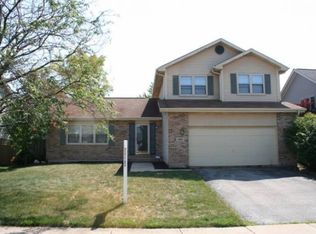 480 Cimarron Dr E, Aurora, IL 60504