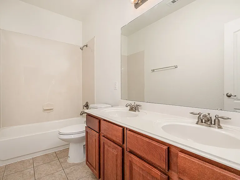 1432 Palestine Dr — Photo 10