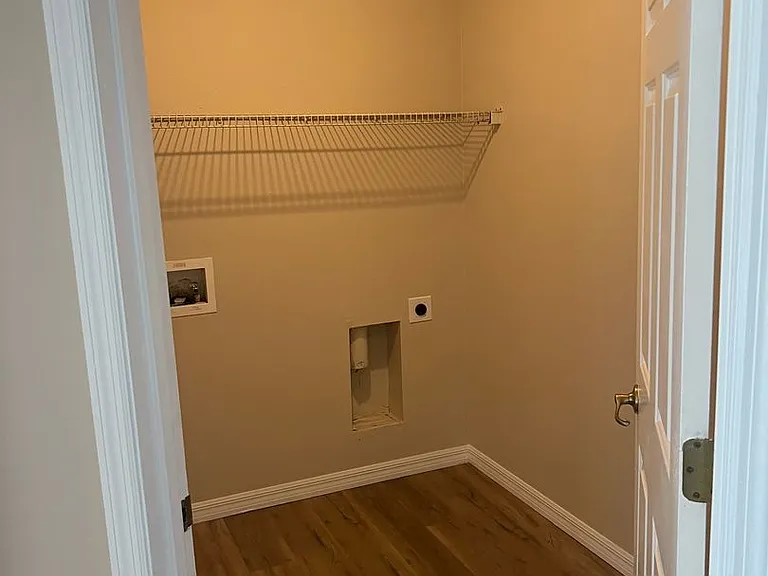 695 Sagamore Dr — Photo 12