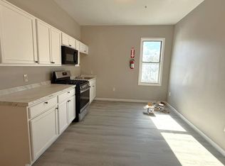 382 6th Ave W SUITE 1, Newark, NJ 07107