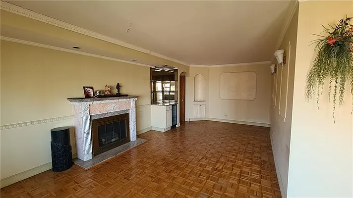 Sold by Azbel Real Estate, Inc. | media 5