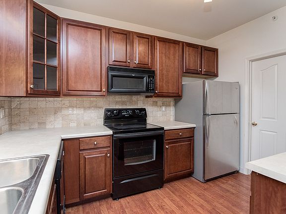 2nd image of 11857 Ridgeway Park Dr