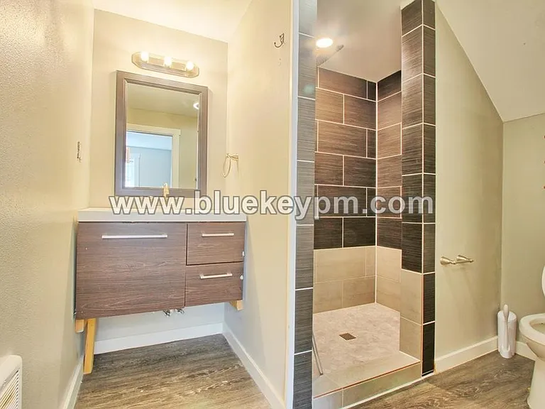 1614 Grant St #1 — Photo 7