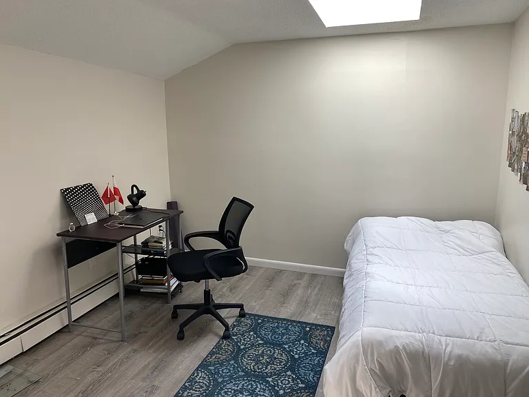 2 Hine Pl #4A — Photo 7