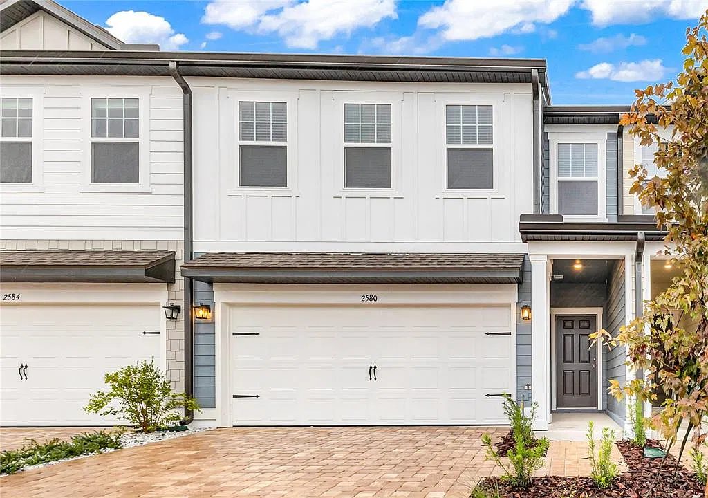 3 bed, 2.5 bath, 1764 sqft, $2,500 — Photo 1