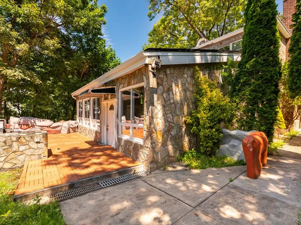 6015 Independence Avenue image 74 of 85