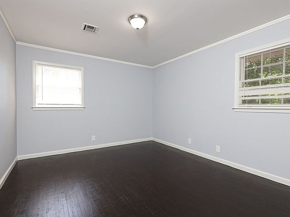 4th image of 3780 Royal Crest Dr