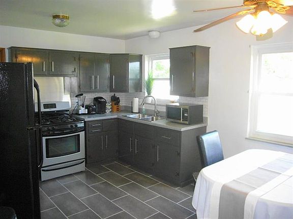 3rd image of 5440 Childs Ave