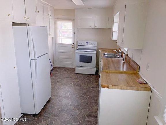 4th image of 2610 Jackson Dr