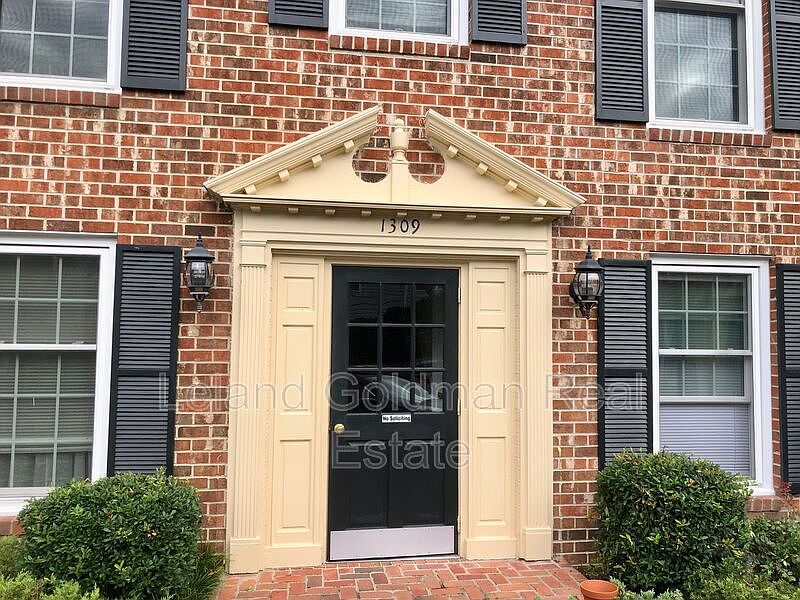 1st image of 1307 Cypress Ave #204