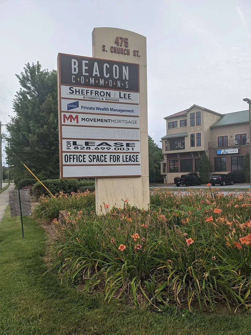 Beautiful Condo-Downtown Hendersonville, NC — Photo 4