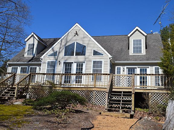 2nd image of 107 Old Mill Ln