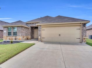 397 War Emblem Ln, Waxahachie, TX 75165