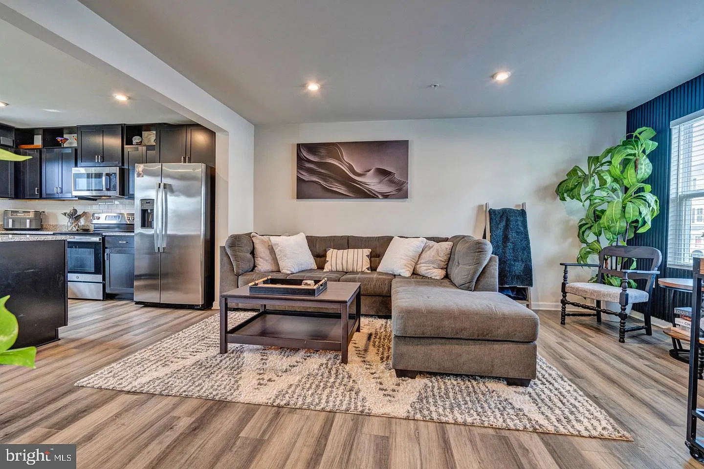 3 bed, 4.0 bath, 2000 sqft, $3,000 — Photo 4