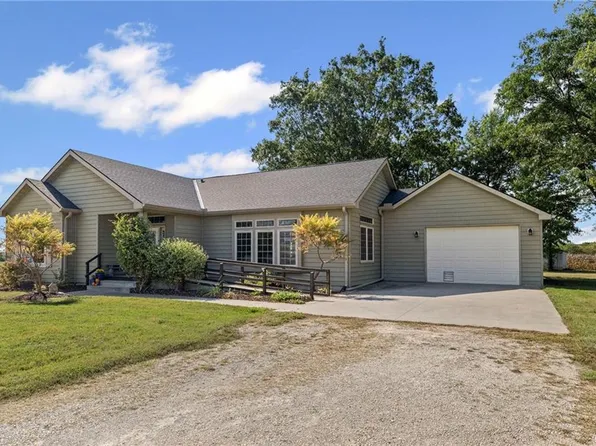 11509 238th St, Lawrence, KS 66044