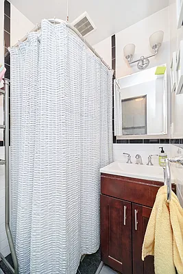 Rented by Living New York | media 25