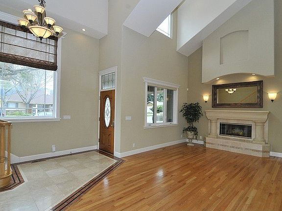 5th image of 14825 Bronson Ave