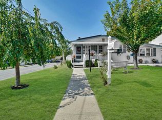 810 Prospect Ave, Keyport, NJ 07735