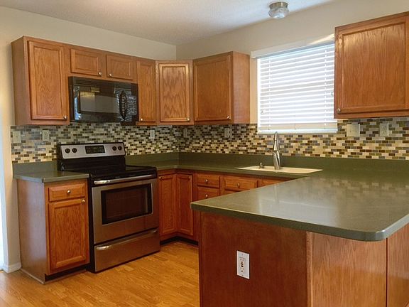 Glass tile backsplash