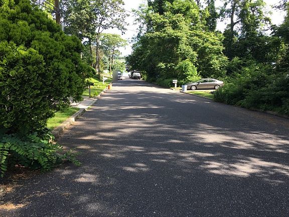 4th image of 50 Lakeview Dr