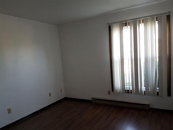 2nd image of 4450 Trevor Cir APT 4