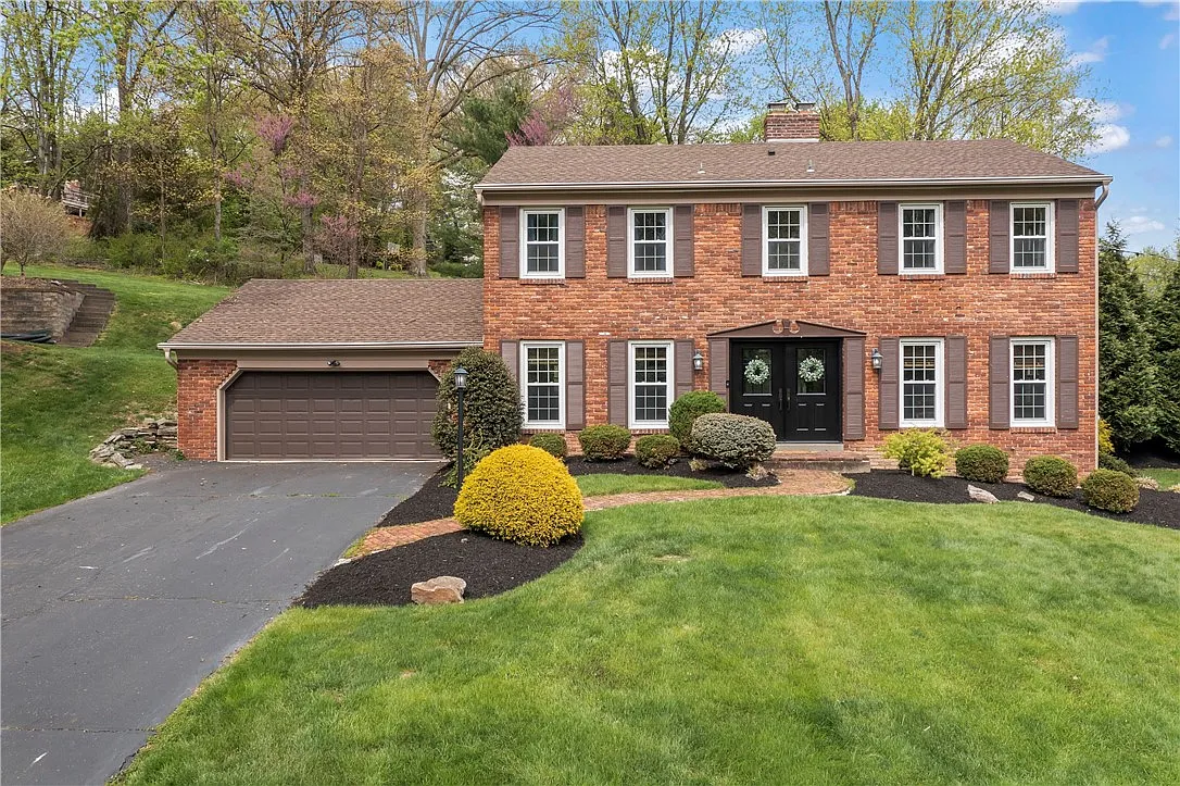 197 Gateshead Dr photo 1