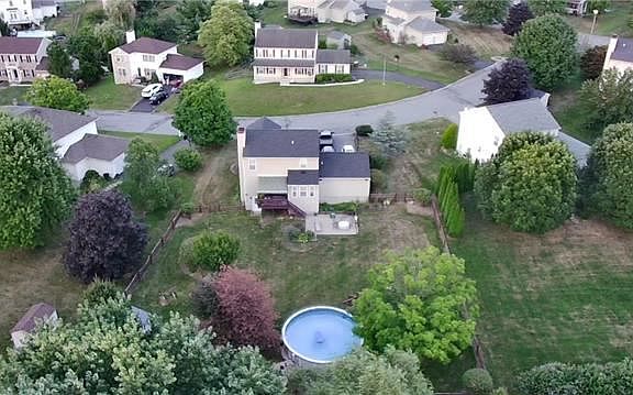 3rd image of 1880 Pemberton Pl