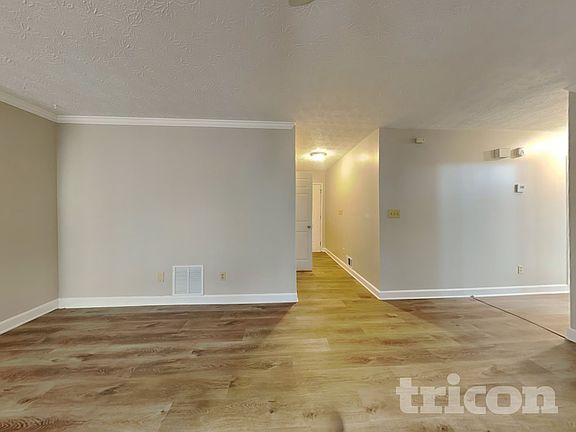 2nd image of 605 Lake Dr