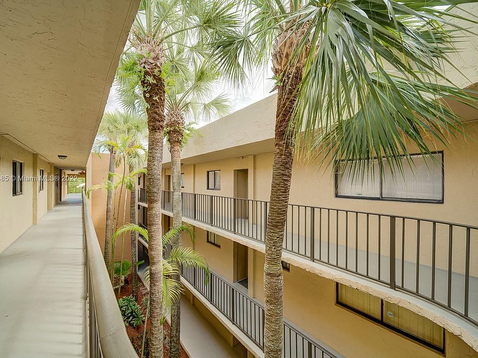 1st image of 8025 SW 107th Ave APT 303