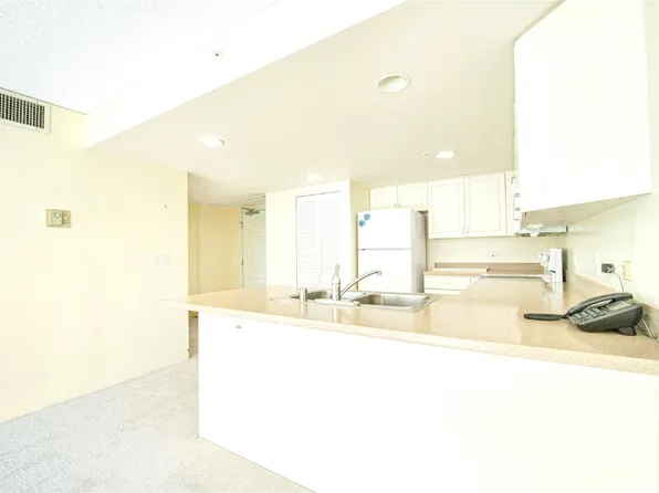 1314 Kalakaua Ave APT 408, Honolulu, HI 96826