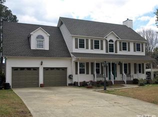 10 Woodsdale Dr, Smithfield, NC 27577