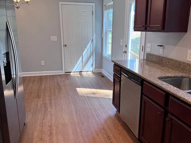 830 Eagles Nest Dr — Photo 12