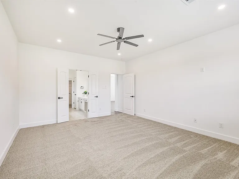 15203 Lake Powell Dr — Photo 16