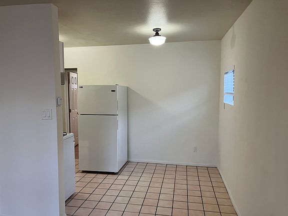 5th image of 2402 W Arlington St