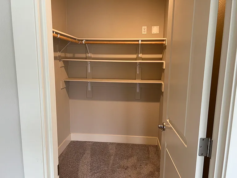 15182 NW Evelyn St — Photo 32