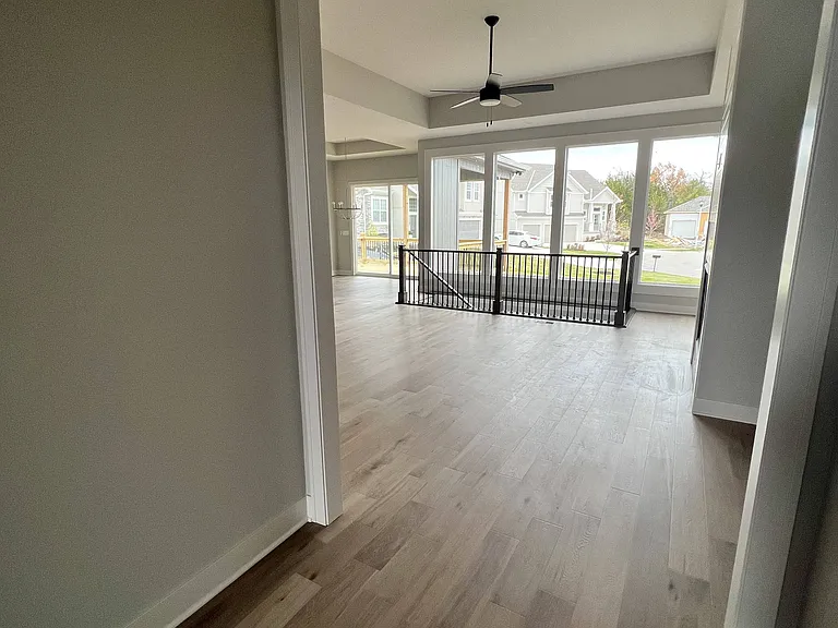 11009 S Millstone Dr — Photo 10