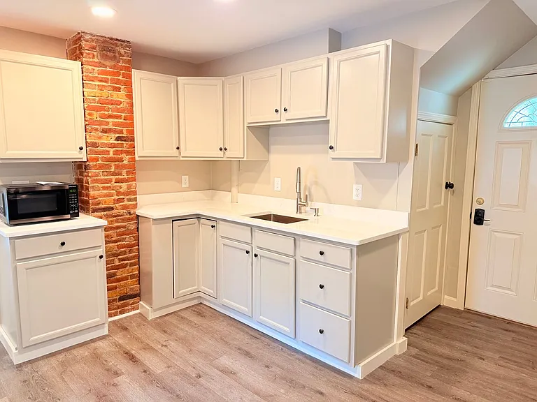 Pet-friendly Apartments for Rent in Hartford, VT! — Photo 17