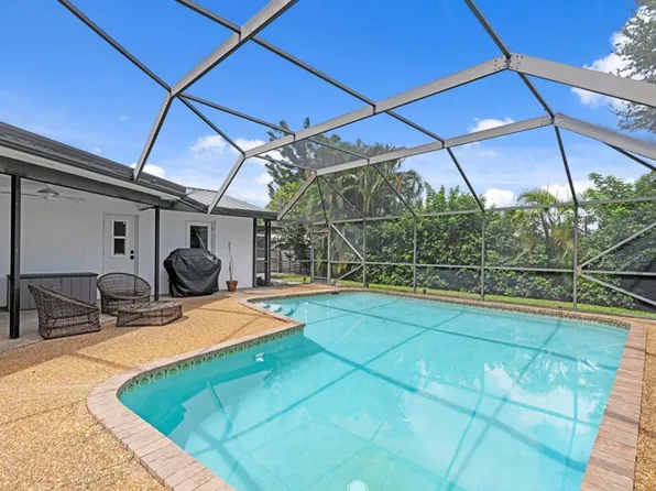 1039 NW 8th St, Boca Raton, FL 33486