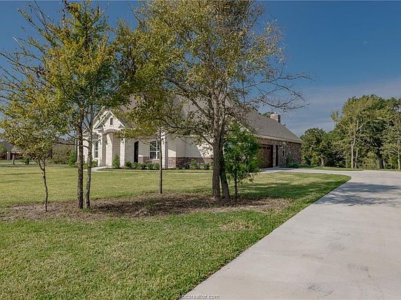 3rd image of 4838 Williams Creek Dr