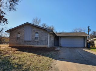 1613 McGregor Dr, Midwest City, OK 73130