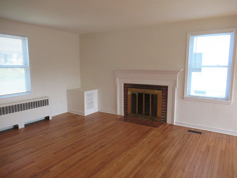 2306 S Columbus St — Photo 3