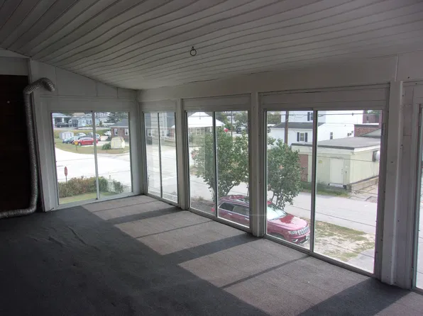 10 Prospect St #2, Tilton, NH 03276