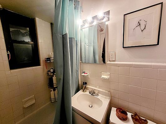 4th image of 304 E 38th St #Cg