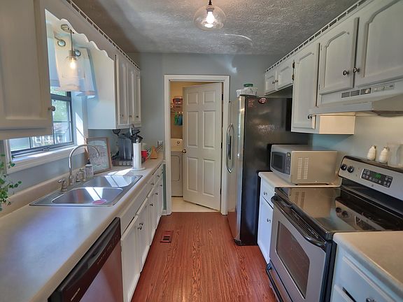 5th image of 120 Sycamore Dr